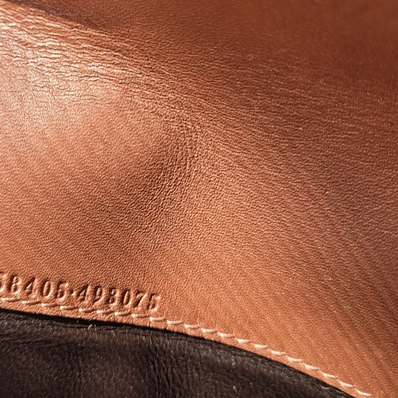 Gucci Ribbon Charm Enamel Pink Wallet - Picture 4 of 4